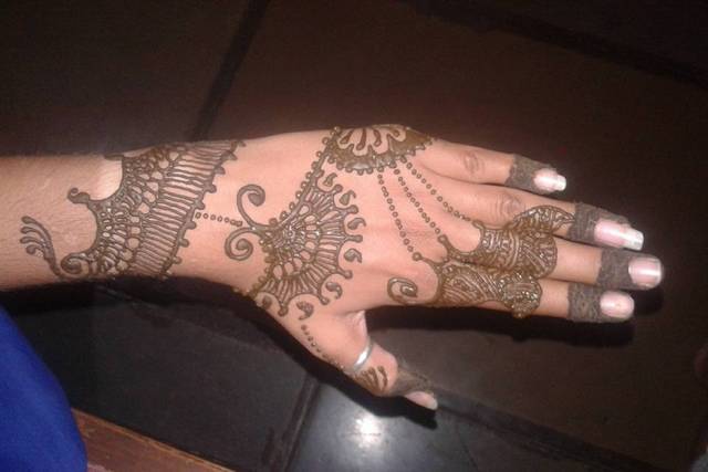 Rahul Mehandi Art, Indore. Best Mehndi Artists in Indore. Mehndi Artists  Price, Packages and Reviews | VenueLook