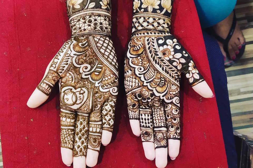 Pin by Ailushi Talati on Mehndi | Circle mehndi designs, Mehndi designs  bridal hands, Mehndi designs book