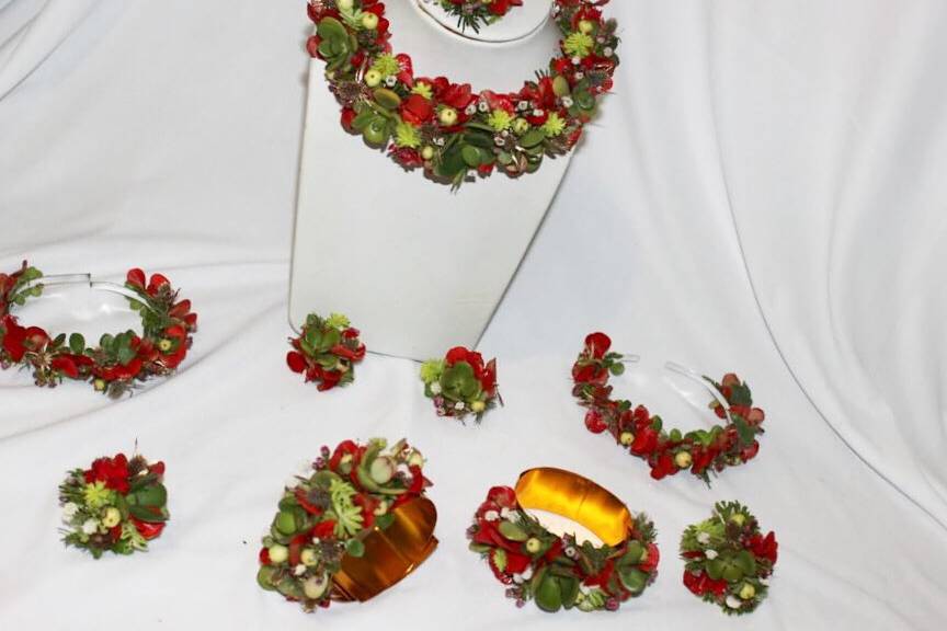 Floral jewellery