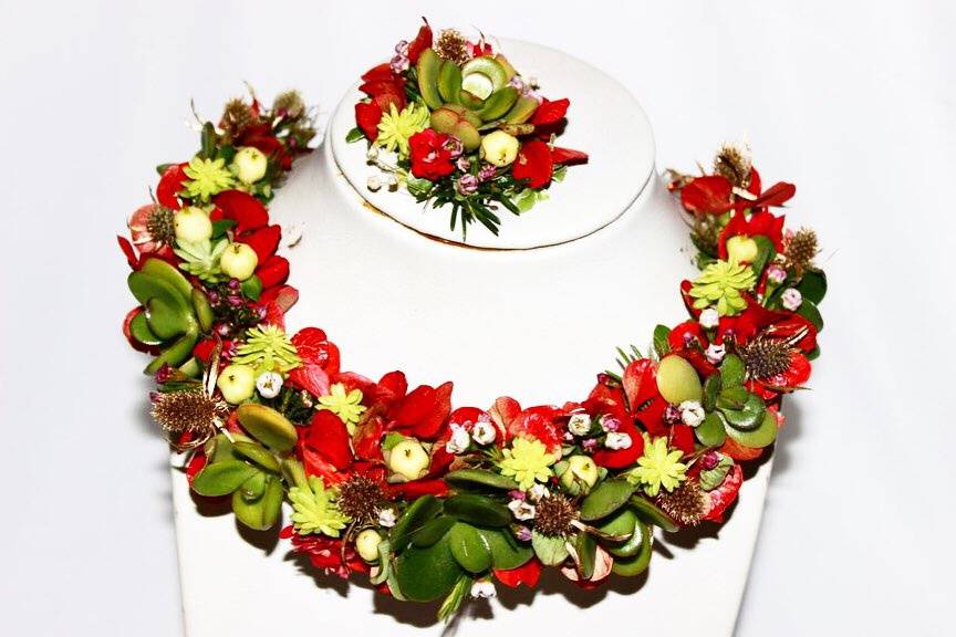 Floral jewellery