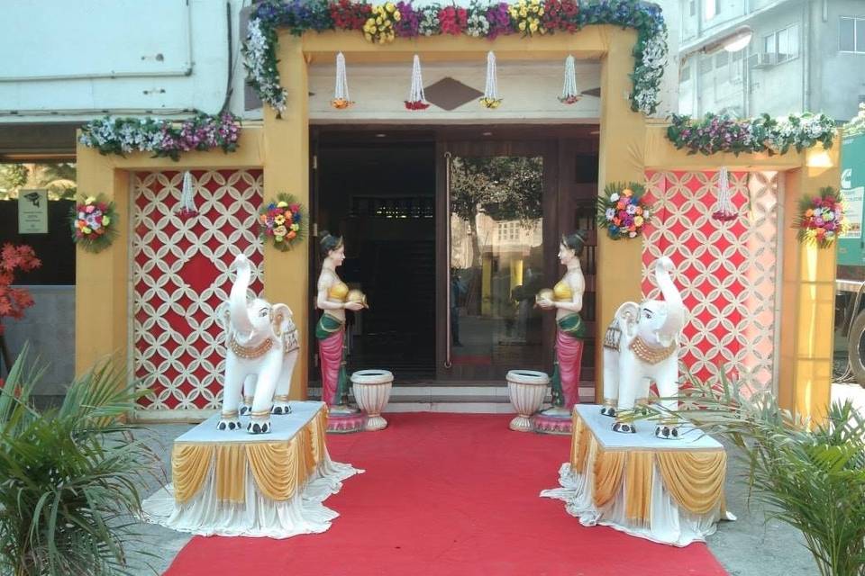 Entrance decor