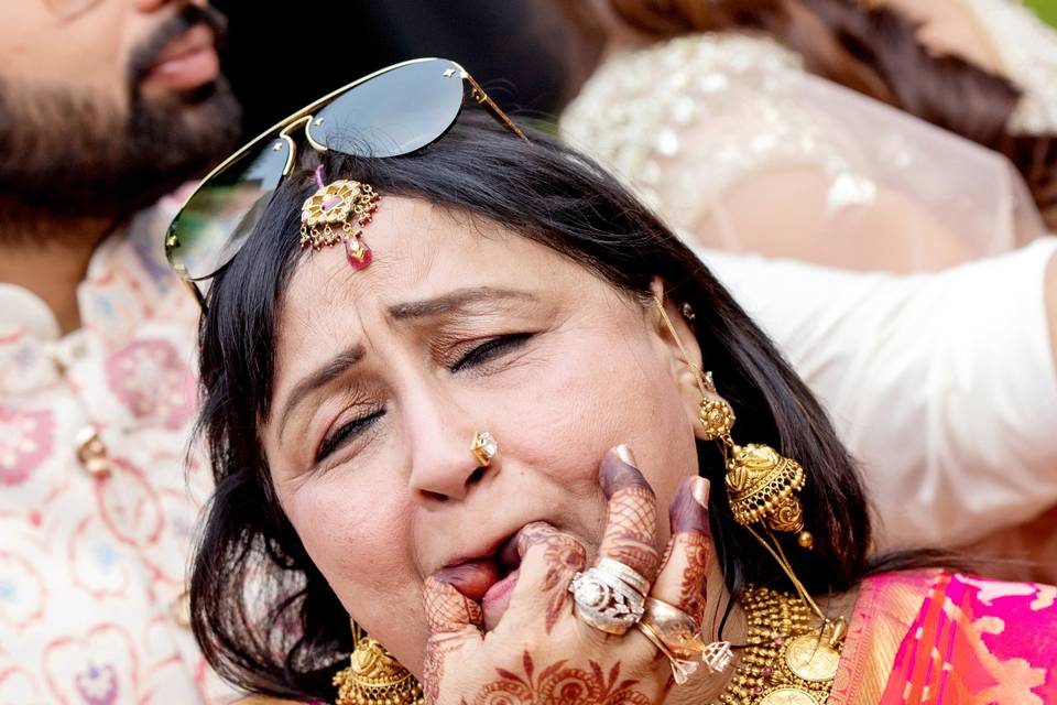 Best Candid Mehandi Pictures