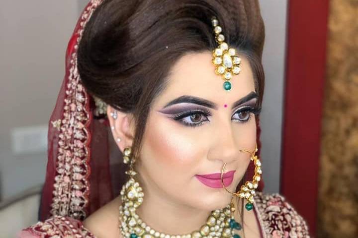 Smokey eyes bridal makeup