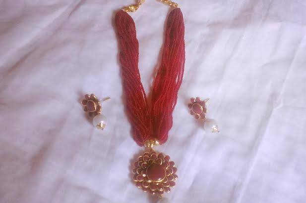 Classical Pride - Antique Jewellery