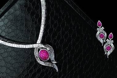 Necklace & earrings