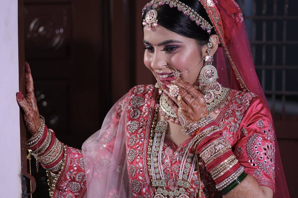 Best Wedding Makeup Artist in Delhi NCR: MUA By Sanwlee