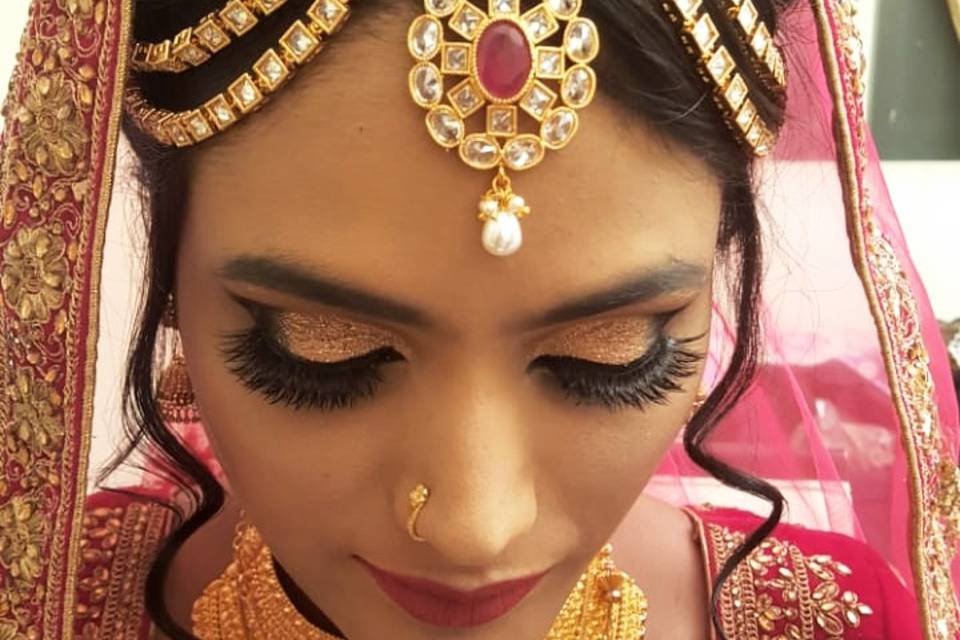 Makeup Artist Bushra Khan