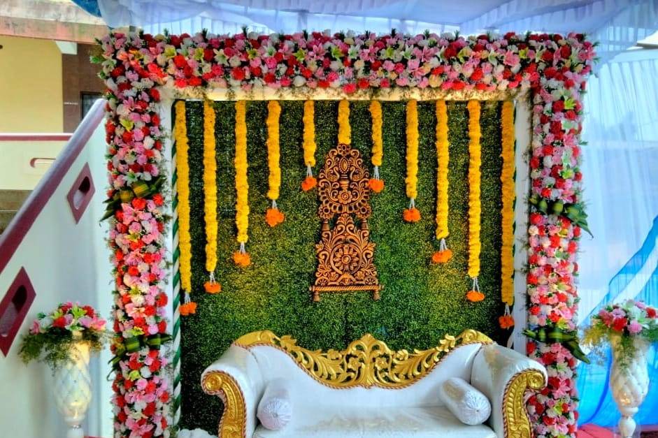 Mehandi&haldi stage decoration