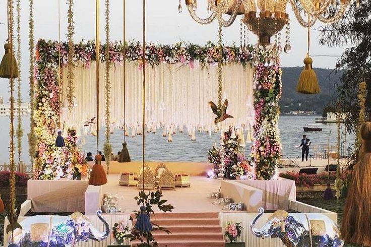 Lakeside Floral Decor