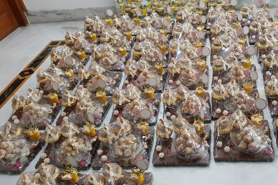 Silver and dry fruit packing