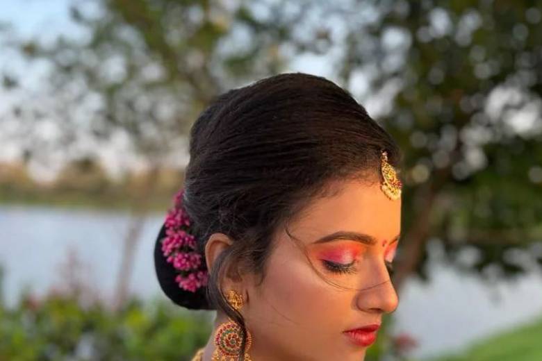 Diwali Hairstyle Royalty-Free Images, Stock Photos & Pictures | Shutterstock