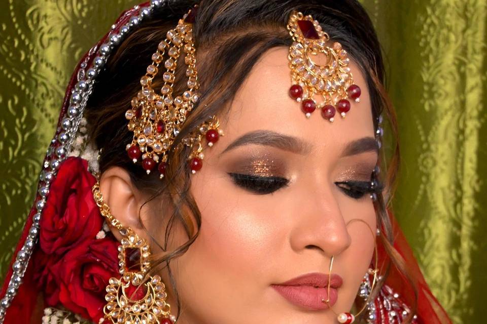 Makeupbykainatshaikh_1675500244_3030638163408118517_6176489203