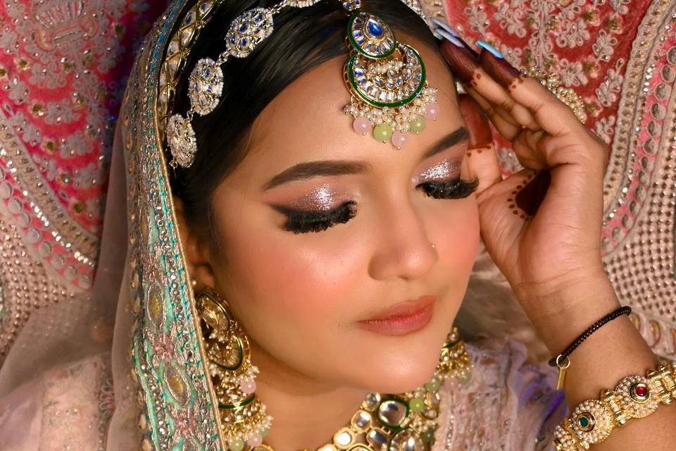 Makeupbykainatshaikh_1692802717_3175781832457635361_6176489203