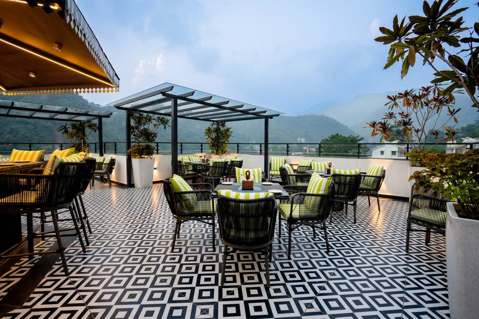 Sky Lounge