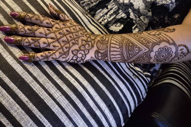 Top 10 Mehndi Designs to Flaunt Your Hands on Your D-Day