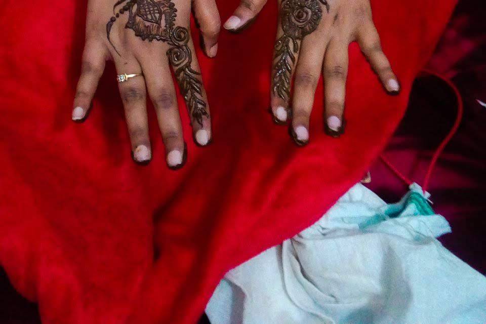 Henna Strings