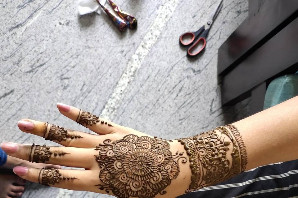 Henna Strings