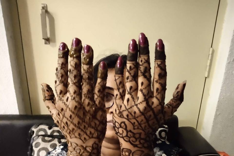 Henna Strings