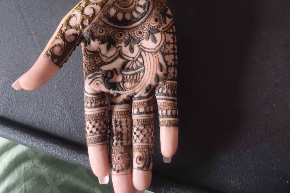 Henna Strings