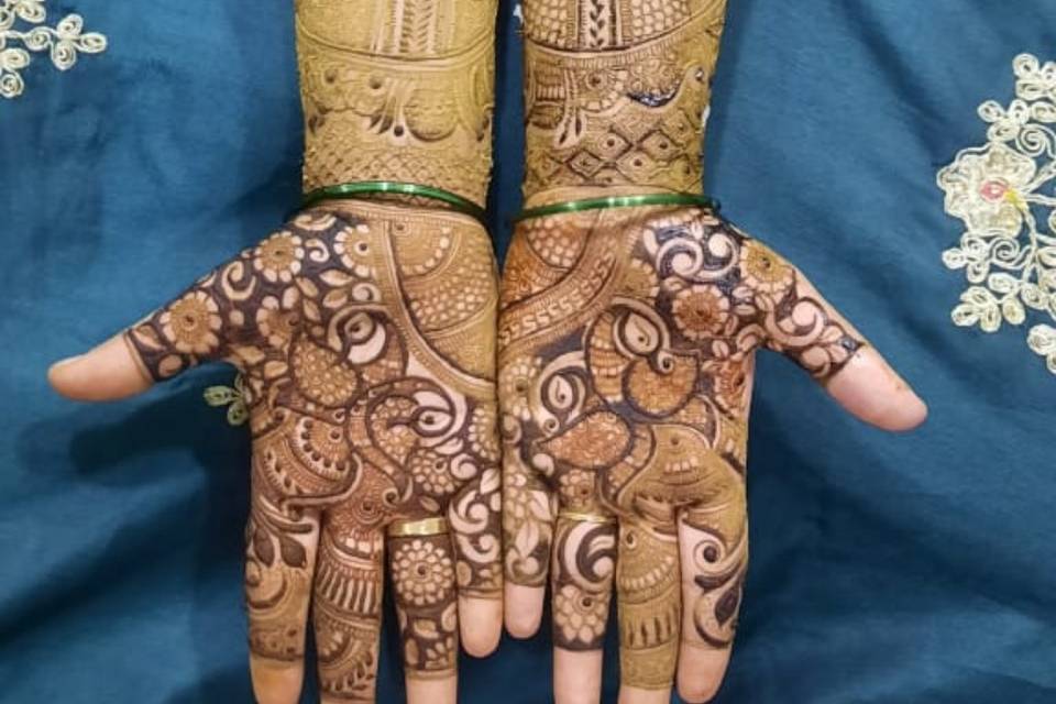 Traditional mehandi