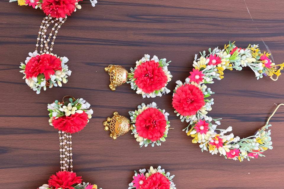 Floral jewellery