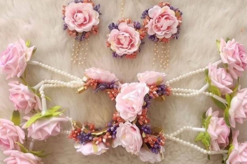 Flower jewellery
