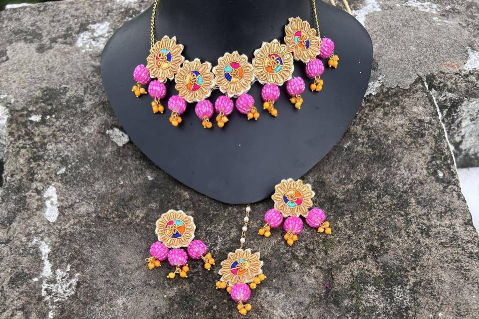 Necklace & earrings
