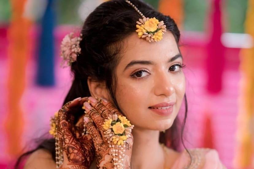 Floral jewellery