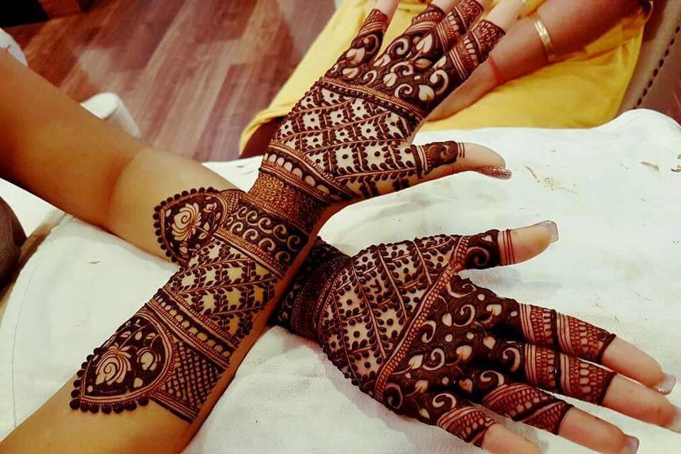 Mehendi Artists in Gurgaon at Low Cost