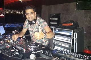 Dj Feroz