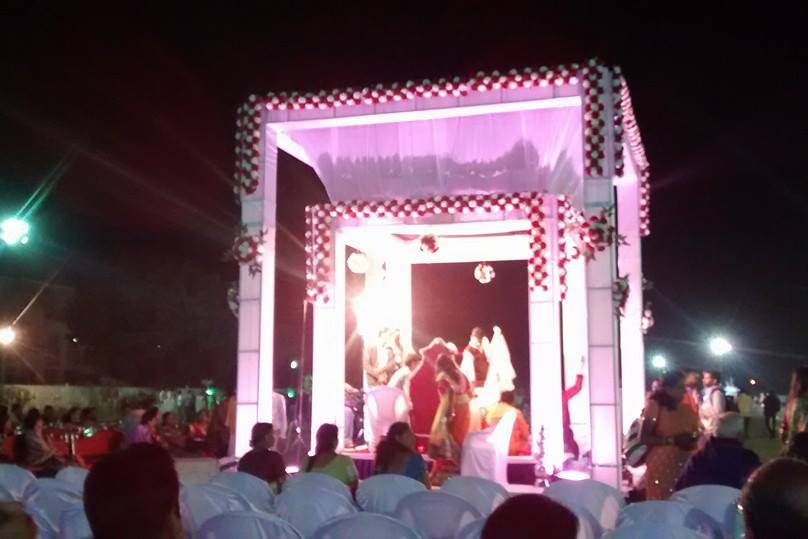 Mandap decor and lighting