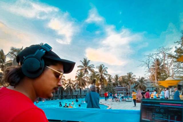 DJ Abhishek Bhatia