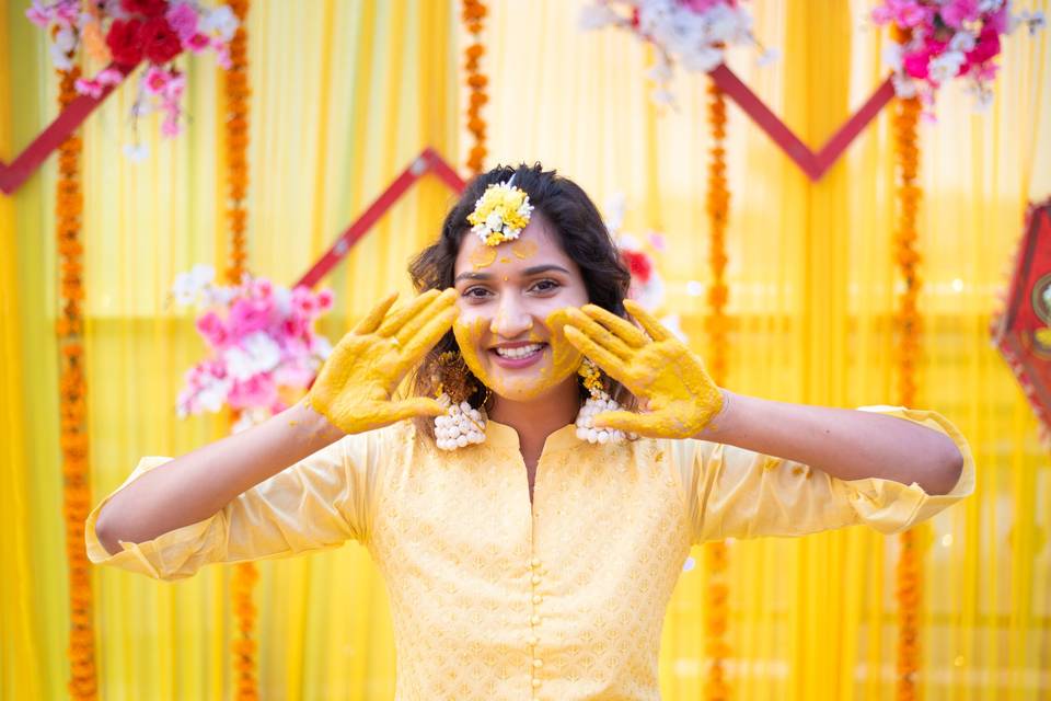 Bride haldi