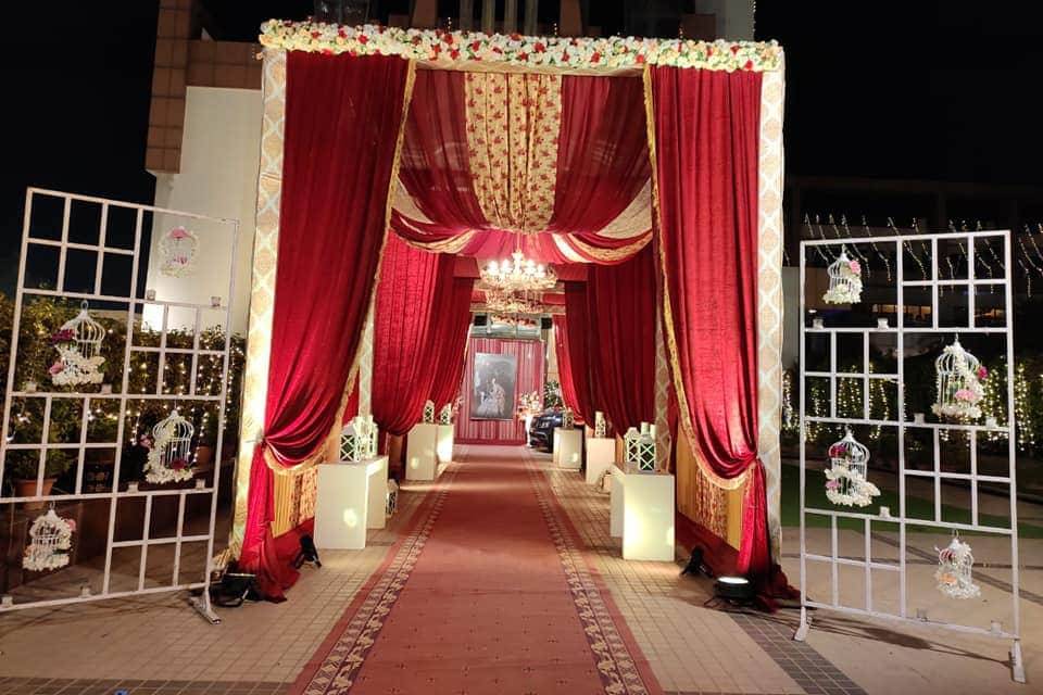 Lawn Entrance for Wedding