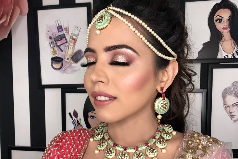 Makeup Cafe By Deepika