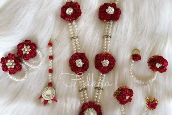 Floral jewellery