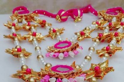 Floral jewellery