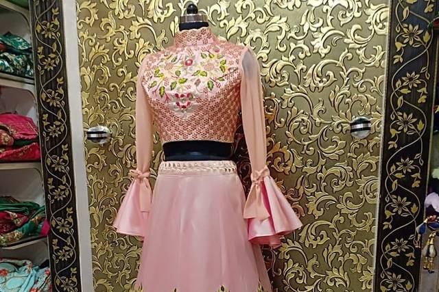 Versatile Boutique by Nisha Lehenga Naroda Weddingwire.in