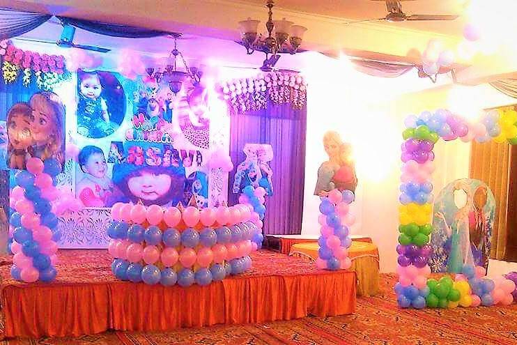 Themed balloons decoration