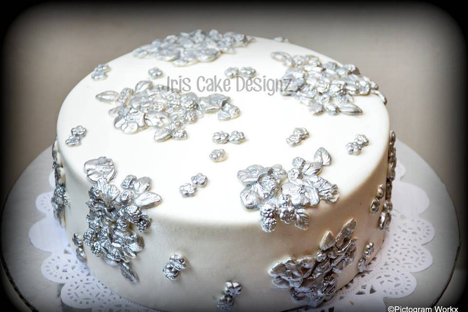 Iris Cake Designz
