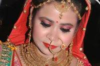 Professional Makeup Artist Bhavya, Faridabad