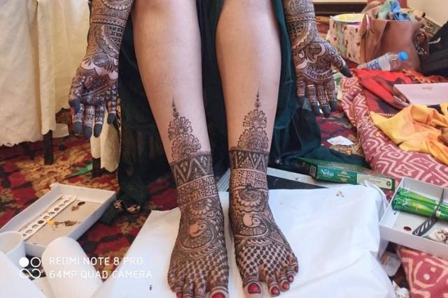 Geet - Best Bridal & Wedding Mehendi Artist in Bangalore | BookEventZ