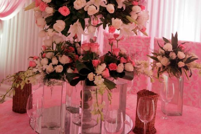 Blush pink centerpiece