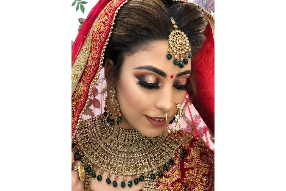 Komal Chitkara Makeup Artist
