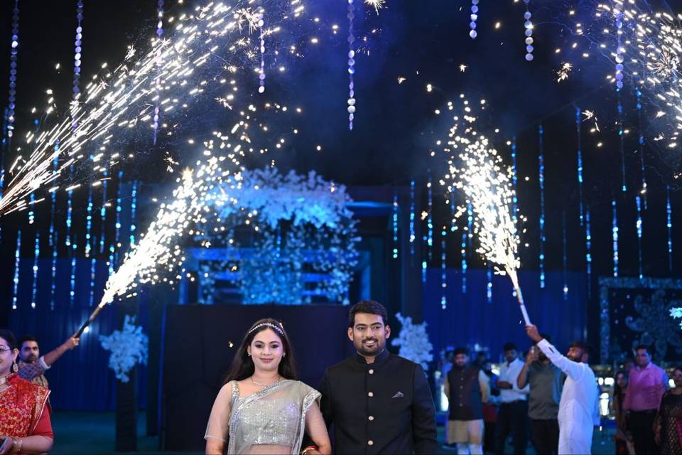 Couple entry