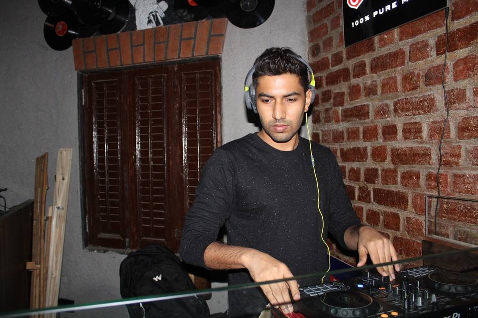 DJ Aakash Burman, Mumbai