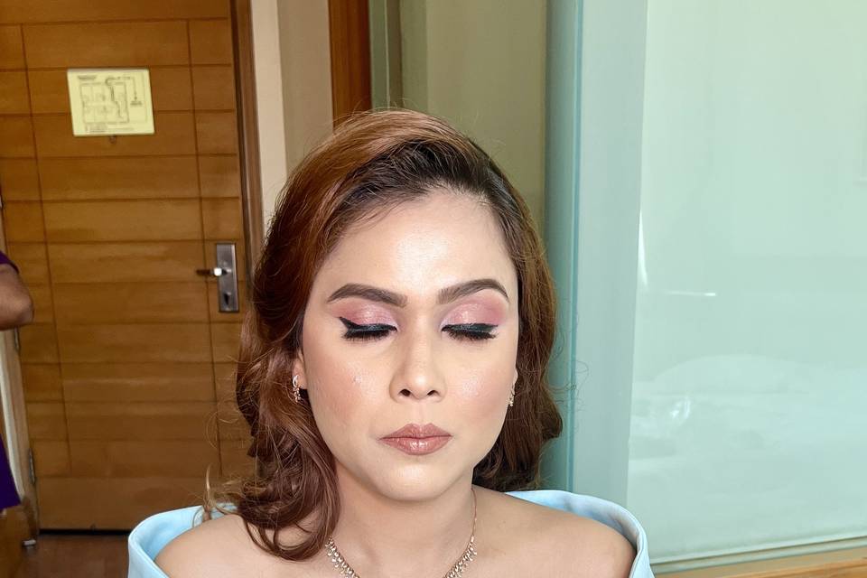 Glam party makeup