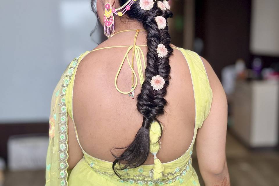 Haldi hairstyle