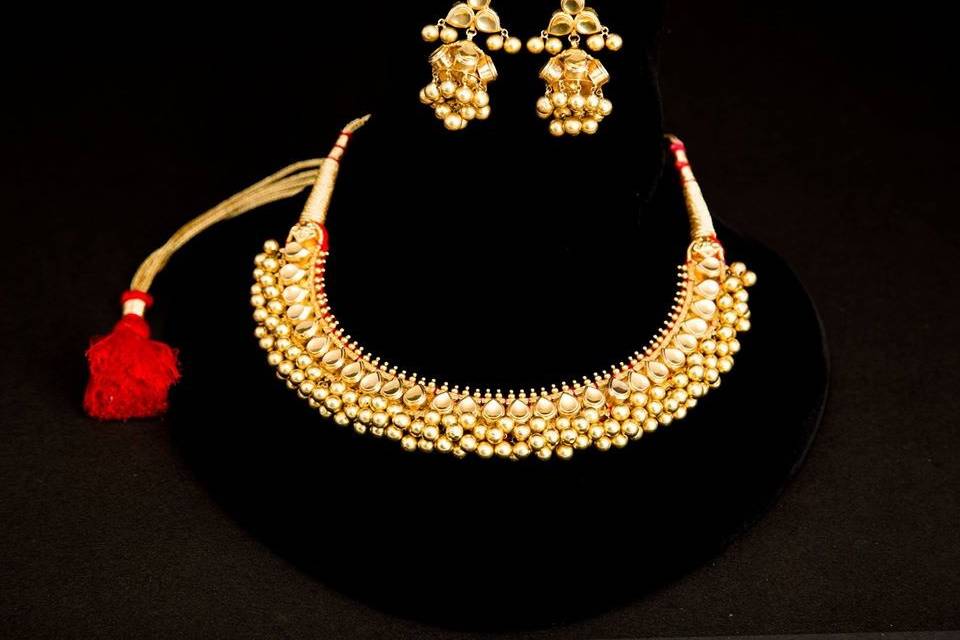 Necklace & earrings