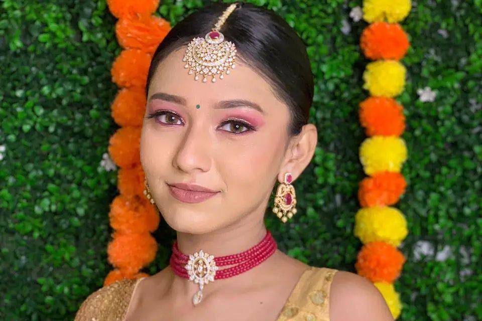 Henisha Gosar Makeup World